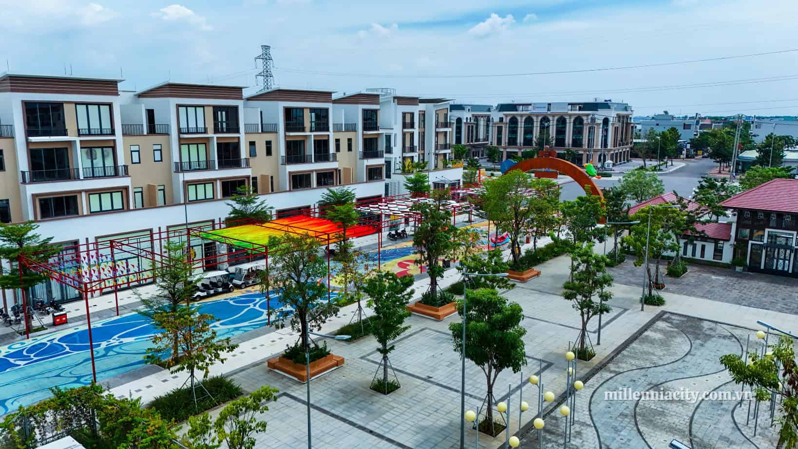 Một phân khu đang trong giai đoạn làm móng cọc.